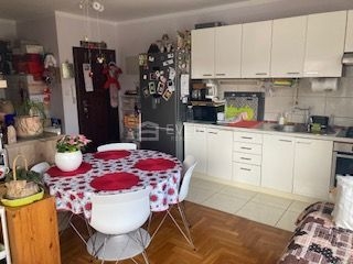 Zadar, stan 50 m2, 2S+DB, prvi kat