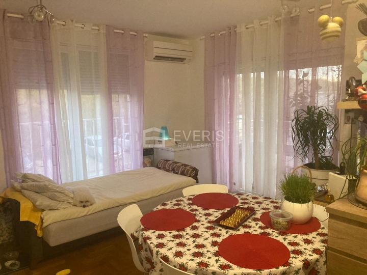 Zadar, stan 50 m2, 2S+DB, prvi kat