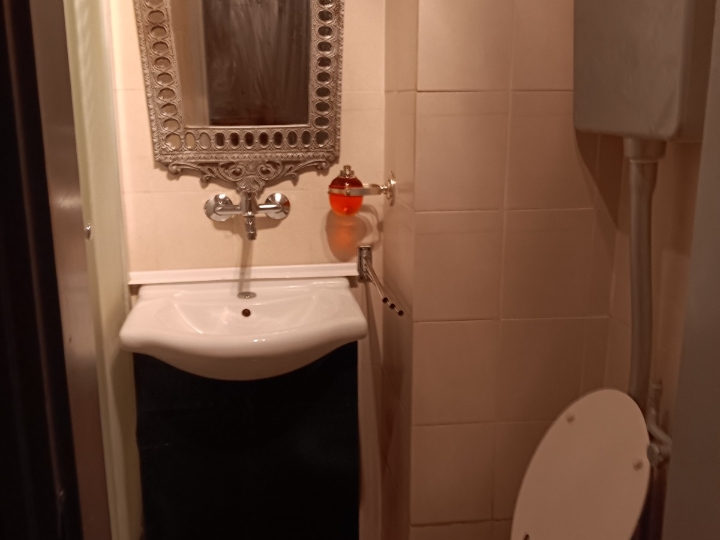 Iznajmljujem namještene sobe