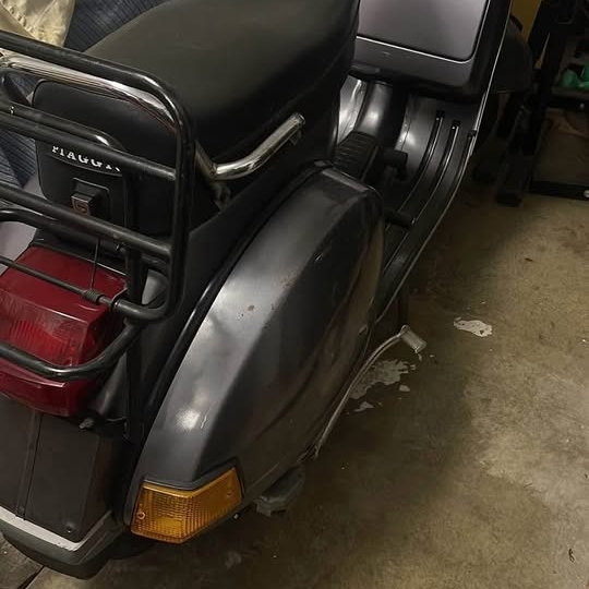 Vespa P200