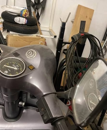 Vespa P200