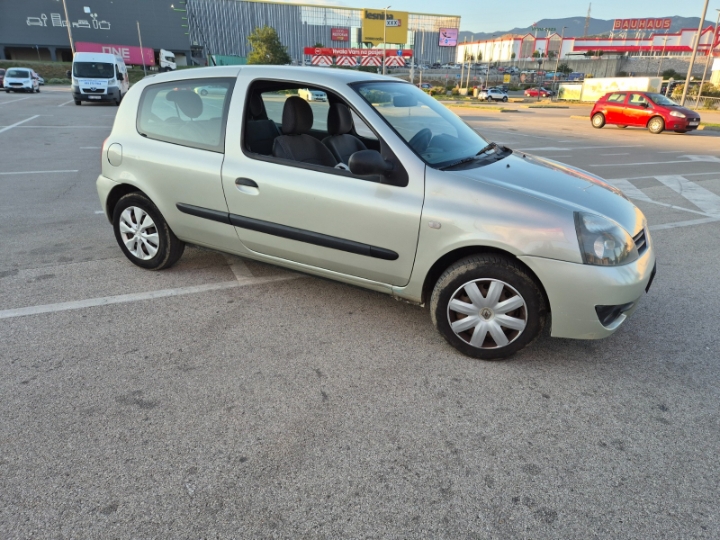 Renault Clio 1.2, 2008. god., reg. god. dana