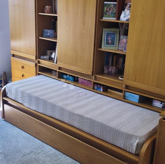 Odličan stan u zgradi s bazenom u idiličnom okruženju