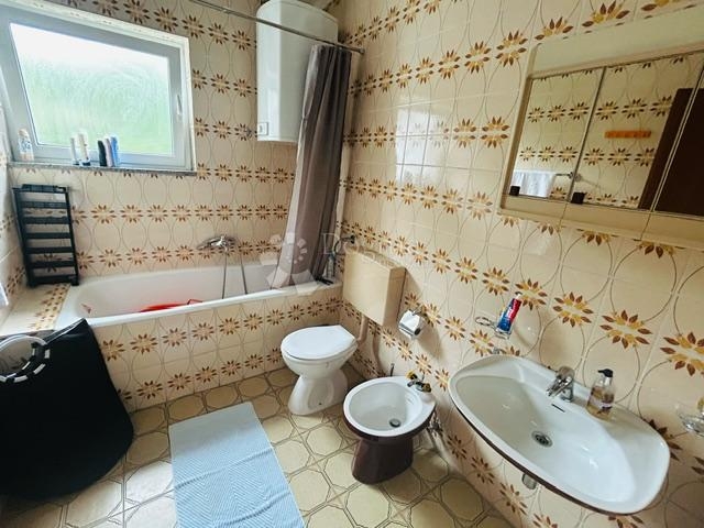 Etaža za najam u Pobrima
