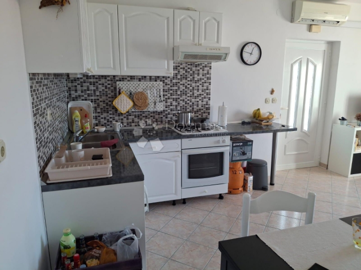 Lijepi apartman u Barbatu na mirnoj lokaciji