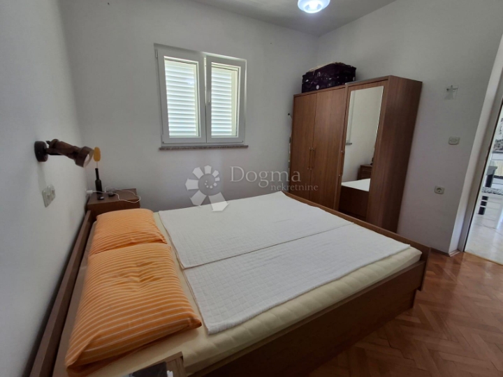 Lijepi apartman u Barbatu na mirnoj lokaciji