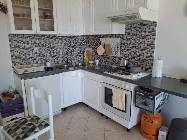 Lijepi apartman u Barbatu na mirnoj lokaciji