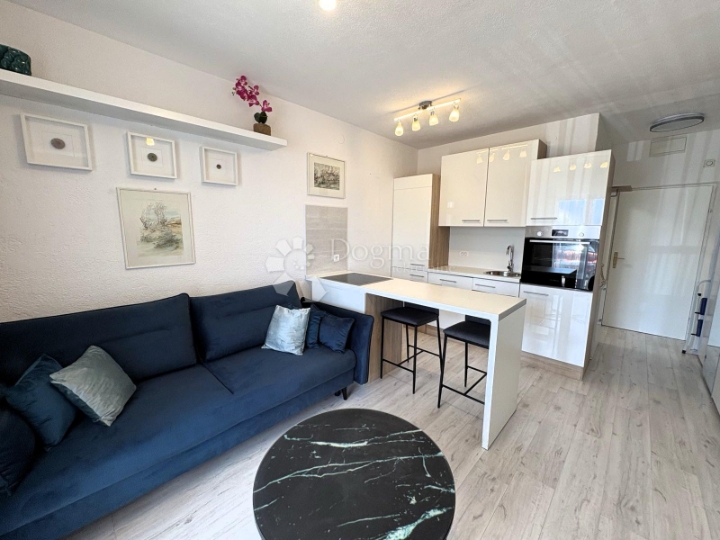 Na prodaju - predivno uređen apartman u Malinskoj