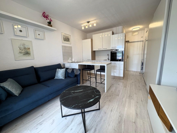 Na prodaju - predivno uređen apartman u Malinskoj