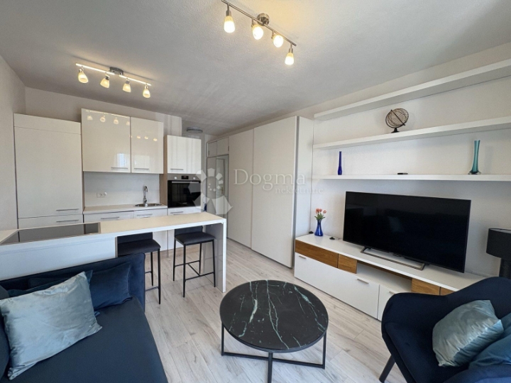 Na prodaju - predivno uređen apartman u Malinskoj