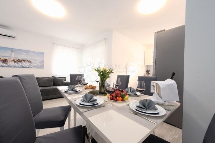 Namješten apartman u novogradnji