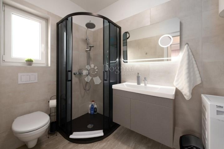 Namješten apartman u novogradnji