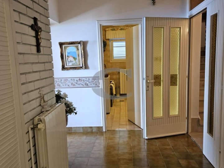 Selce, Dramalj, kuća 300 m2, 1.000 m2 okućnice
