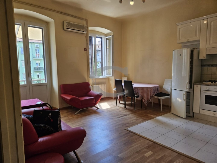Rijeka, Centar, stan, 2S+DB, 80 m2, balkon