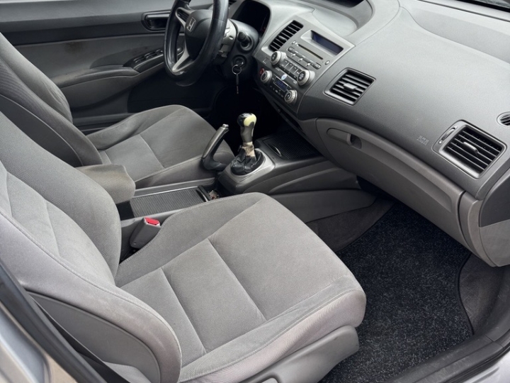Honda Civic Sedan 1.8 i-vtec 140ks