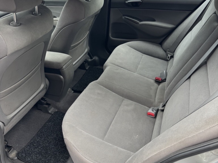 Honda Civic Sedan 1.8 i-vtec 140ks