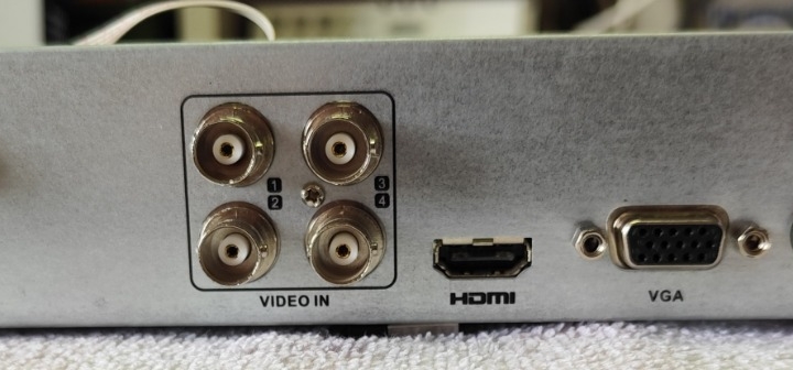 Snimač za video nadzor Hikvision