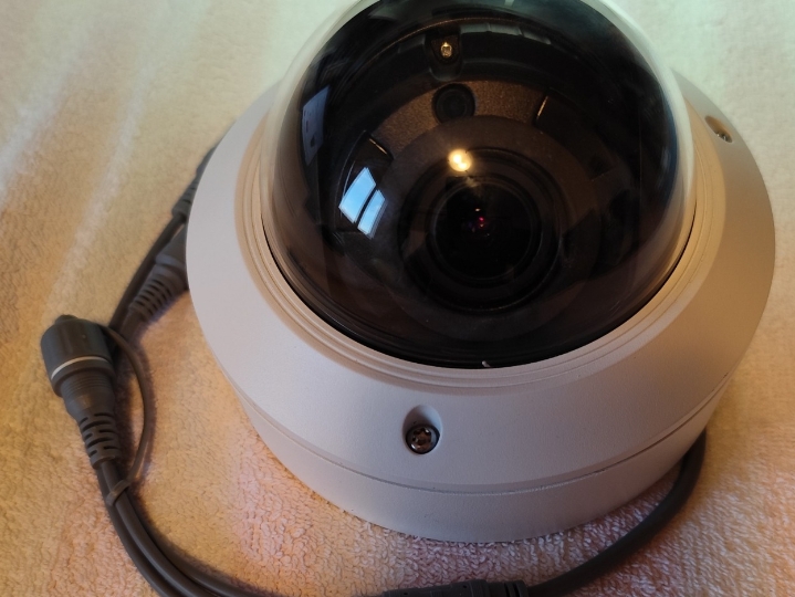 Kamera za videonadzor, dome, color