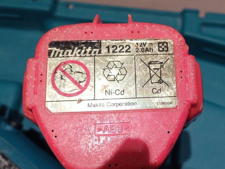 Makita bušilica i lampa