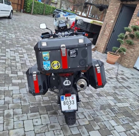 Motor Suzuki V strom