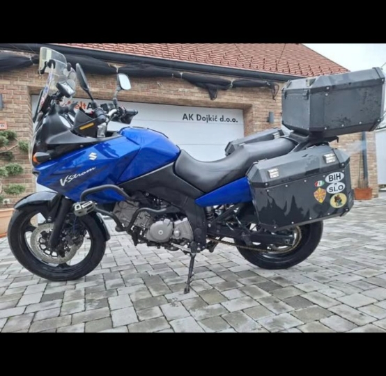 Motor Suzuki V strom