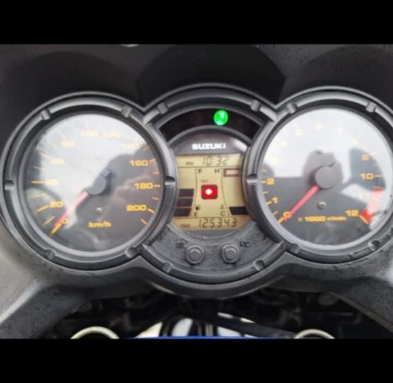 Motor Suzuki V strom