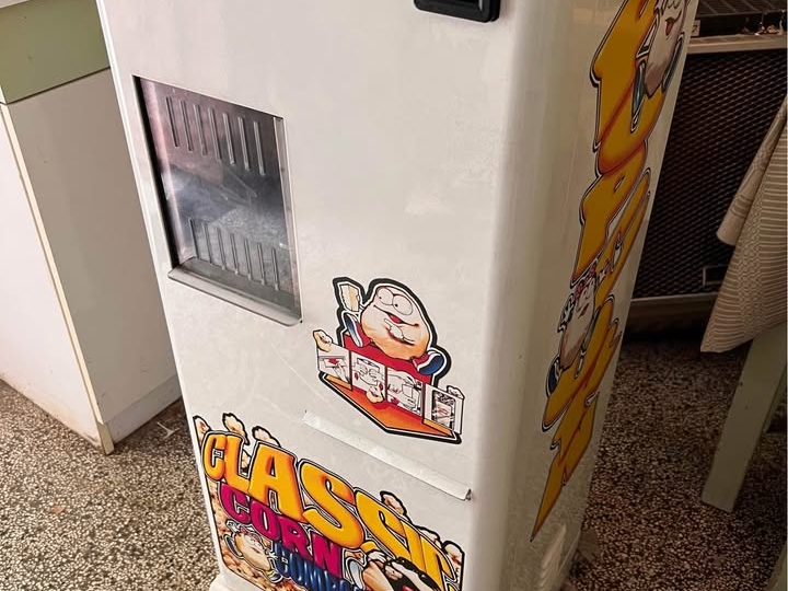 Samoposlužni aparat za kokice