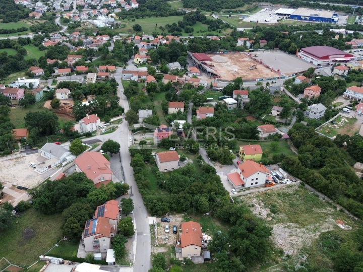 Čavle, Mavrinci, samostojeća kuća 230 m2