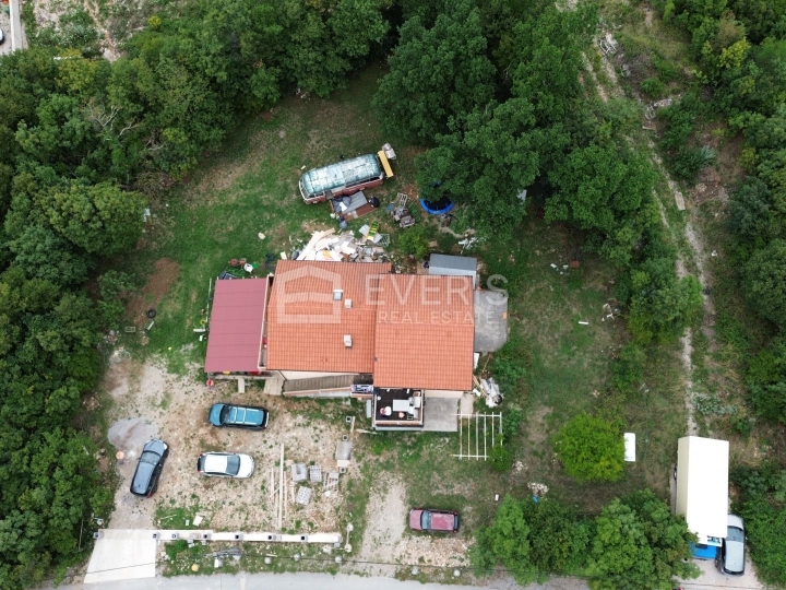 Čavle, Mavrinci, samostojeća kuća 230 m2