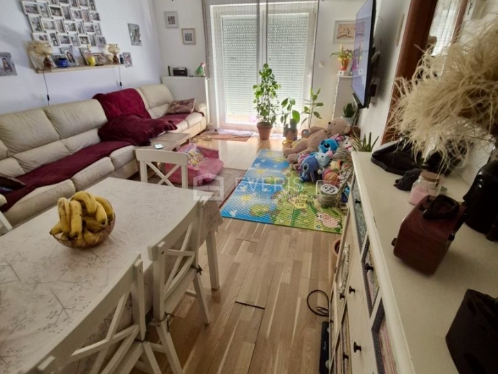 Čavle, Mavrinci, samostojeća kuća 230 m2