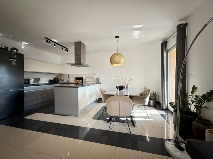 Rijeka, Martinkovac, stan 80 m2, najam