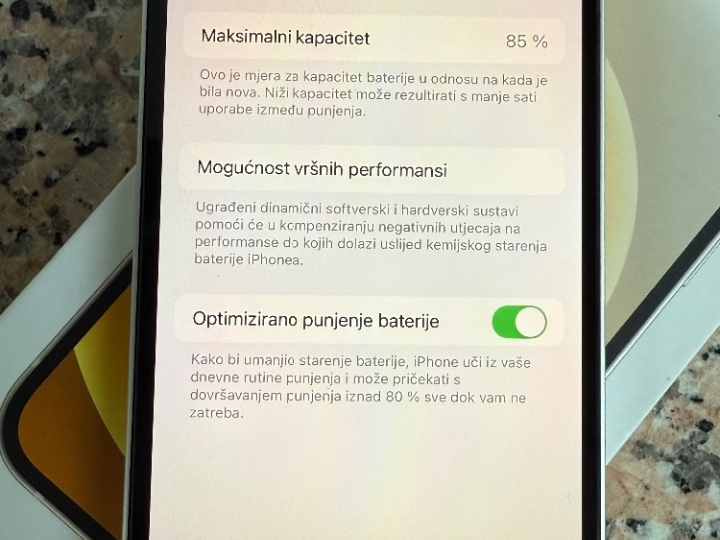 IPhone 12 – 64 GB – Odlično stanje