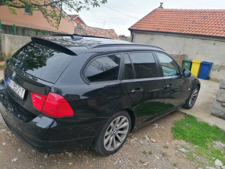 BMW320D