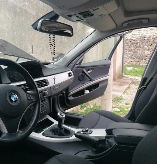 BMW320D