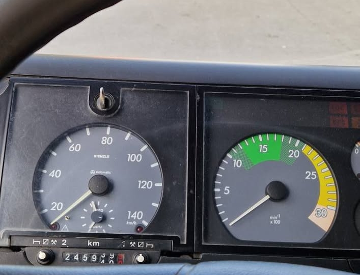 Mercedes Vario 814