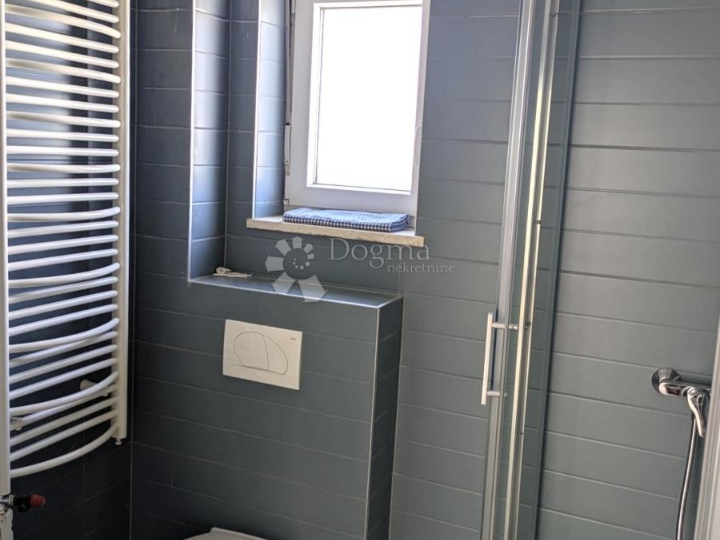Novi stan idealnih specifikacija: loggia, lift i garažno mjesto