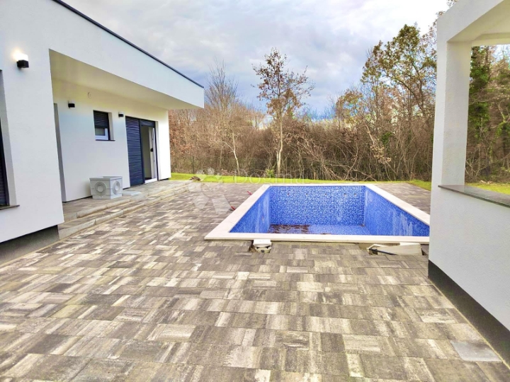 Prekrasna vila s bazenom - useljiva novogradnja