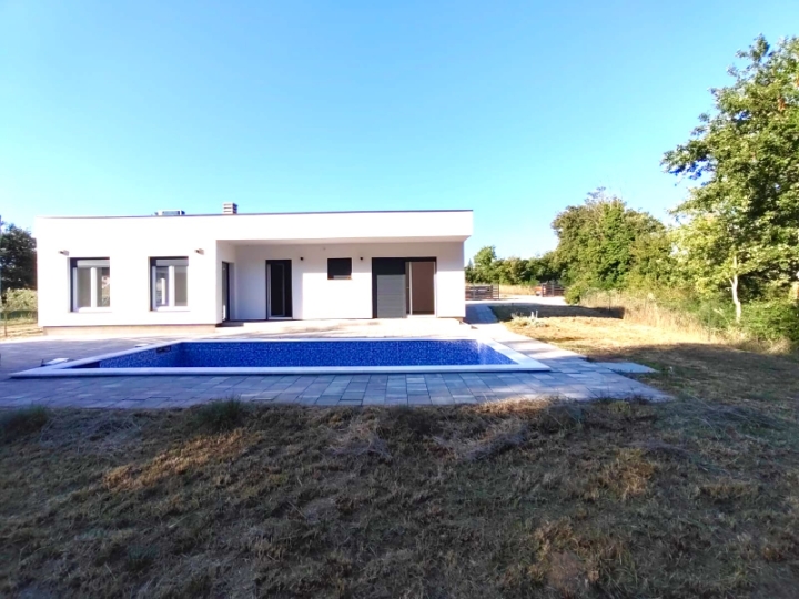 Prekrasna vila s bazenom - useljiva novogradnja