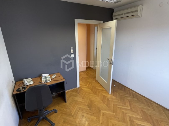 Poslovni prostor 90 m2, centar grada