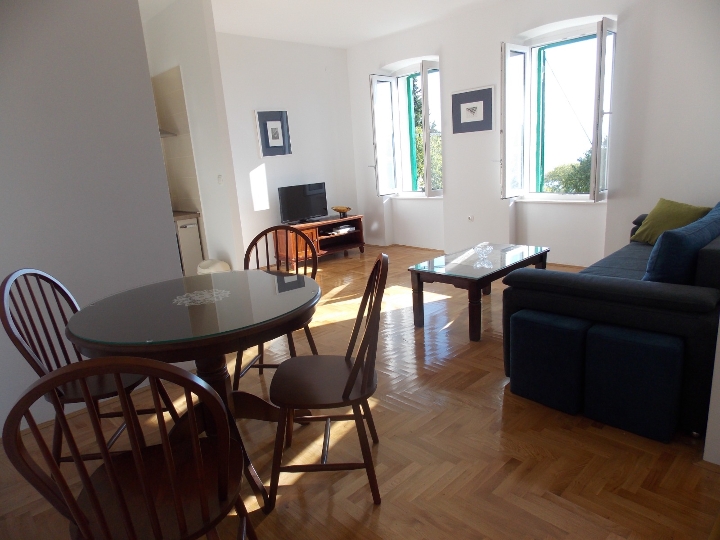 Stan 56m2 u blizini stadiona Kantrida, 56 m2, besplatni WI-FI
