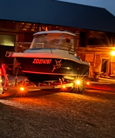 Brodica Arkos Dolphin 21