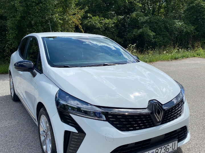 Renault Clio TCe 2024