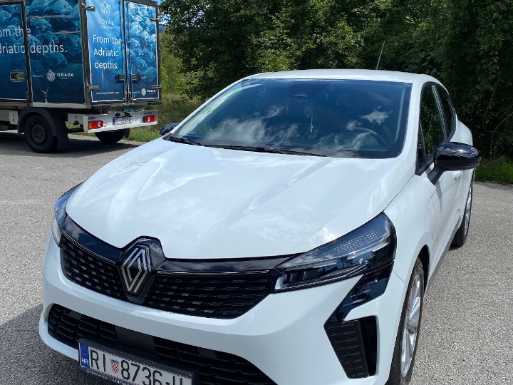 Renault Clio TCe 2024