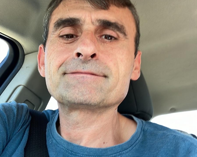 Muškarac 47 godina, slobodan