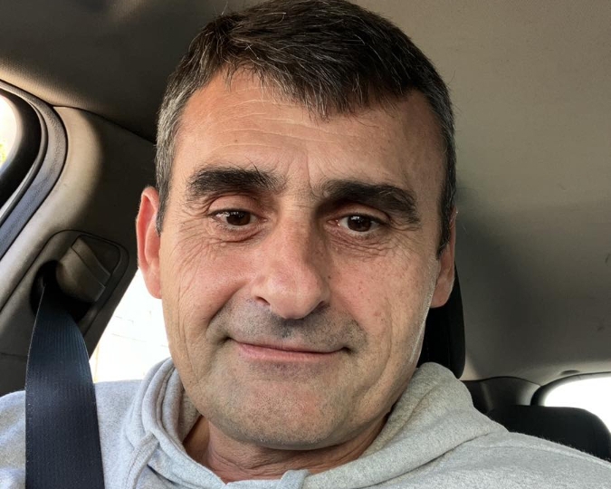 Muškarac 48 godina, slobodan