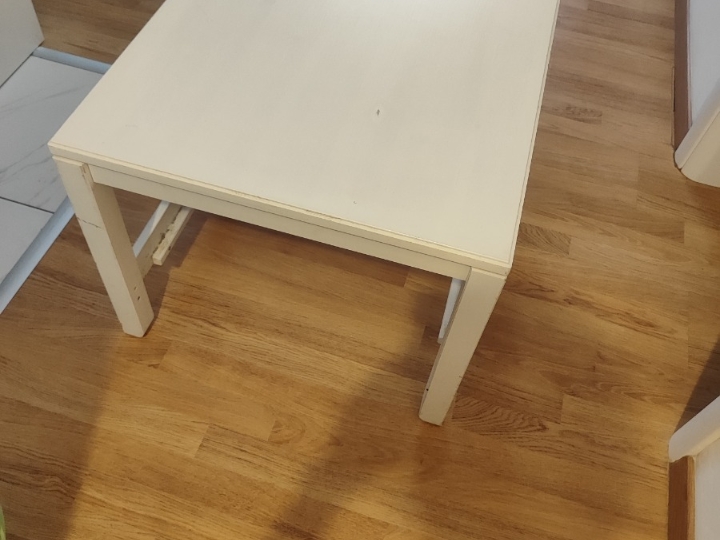 Stolić za dnevni boravak