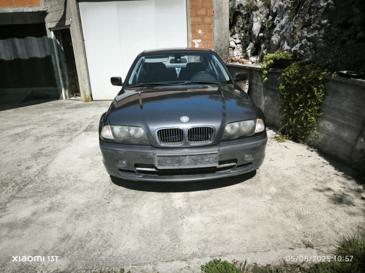 Prodaje se BMV 320 2001 godište