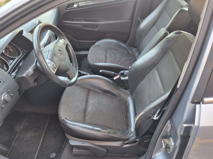 Opel Astra H 1.7CDTI Cosmo oprema