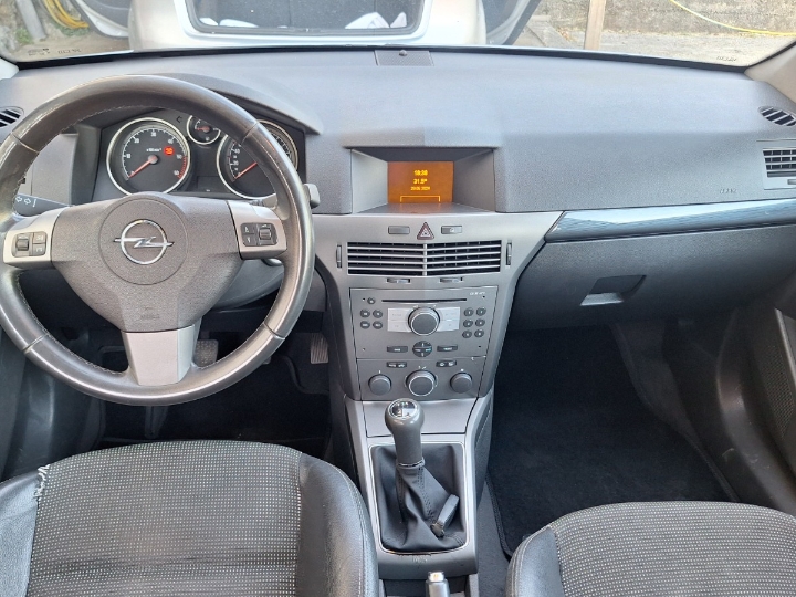 Opel Astra H 1.7CDTI Cosmo oprema