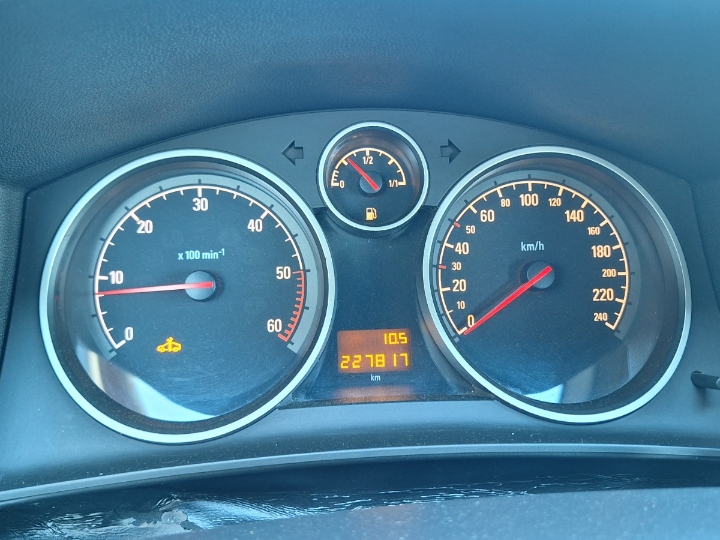 Opel Astra H 1.7CDTI Cosmo oprema